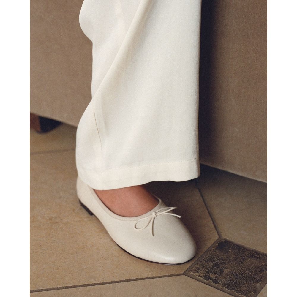 Marie Ballet Flat - Lenore by Matisse - Ivory leather ballet flats with a classic round-toe silhouette, delicate bow detail, and padded leather insole. A timeless essential for effortless everyday elegance.