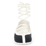Amelie Sneakerina