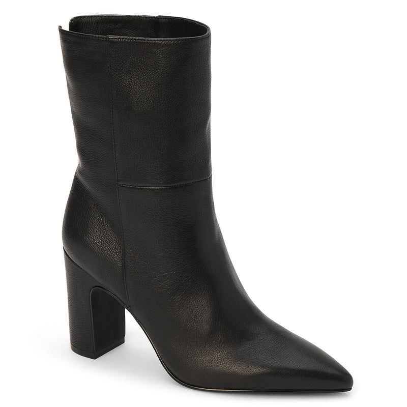 Celeste Heeled Boot – Matisse Footwear – Black leather boot with pointed toe and high block heel.