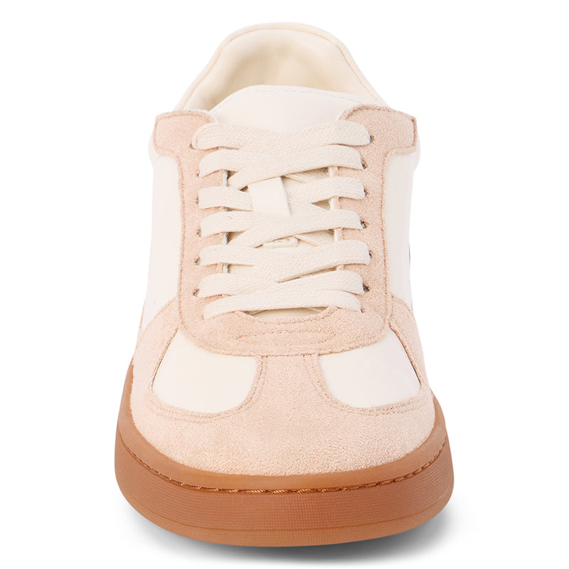 Dana Low-Top Sneaker