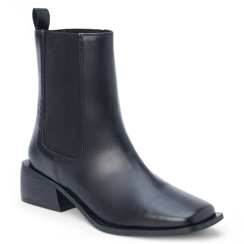 Effie Chelsea Boot – Coconuts by Matisse – Black leather Chelsea boot with elastic side panels and stacked wood heel.