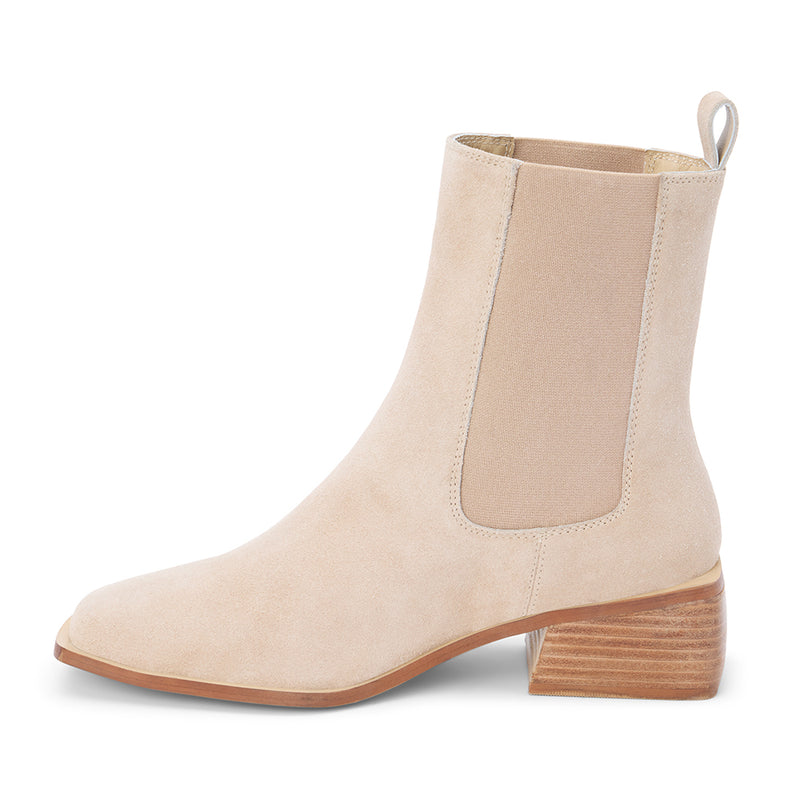 Effie Chelsea Boot – Coconuts by Matisse – Light beige suede Chelsea boot with elastic side panels and stacked wood heel.