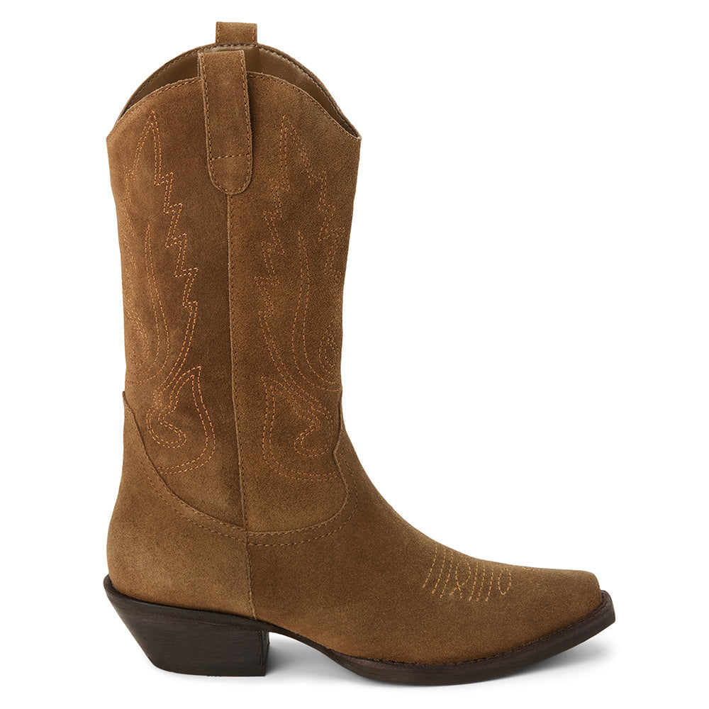 Gaucho Western Boot – Coconuts By Matisse – Brown suede mid-calf boots with classic Western stitching, pull tabs, and a pointed toe. A timeless cowboy silhouette made for everyday edge and effortless cool.