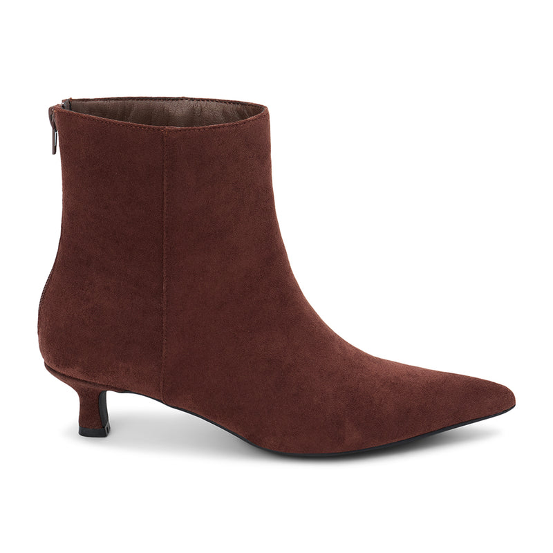 Genesis Vegan Ankle Boot – Beach by Matisse – pointed-toe ankle boot with low kitten heel in dark brown faux suede.