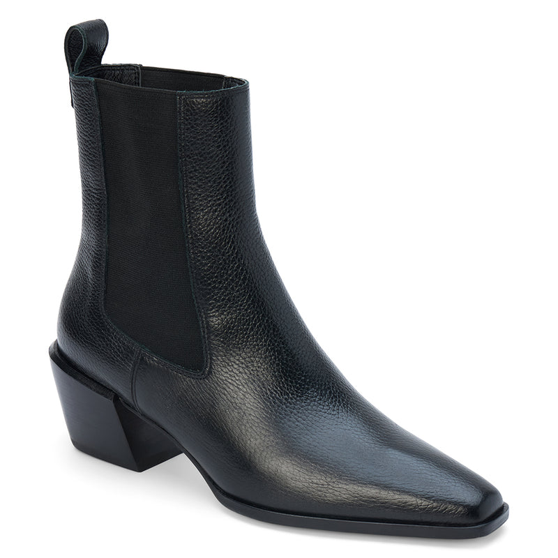 George Chelsea Boot – Matisse – Black leather ankle boot with stretch side panels and sculpted block heel.