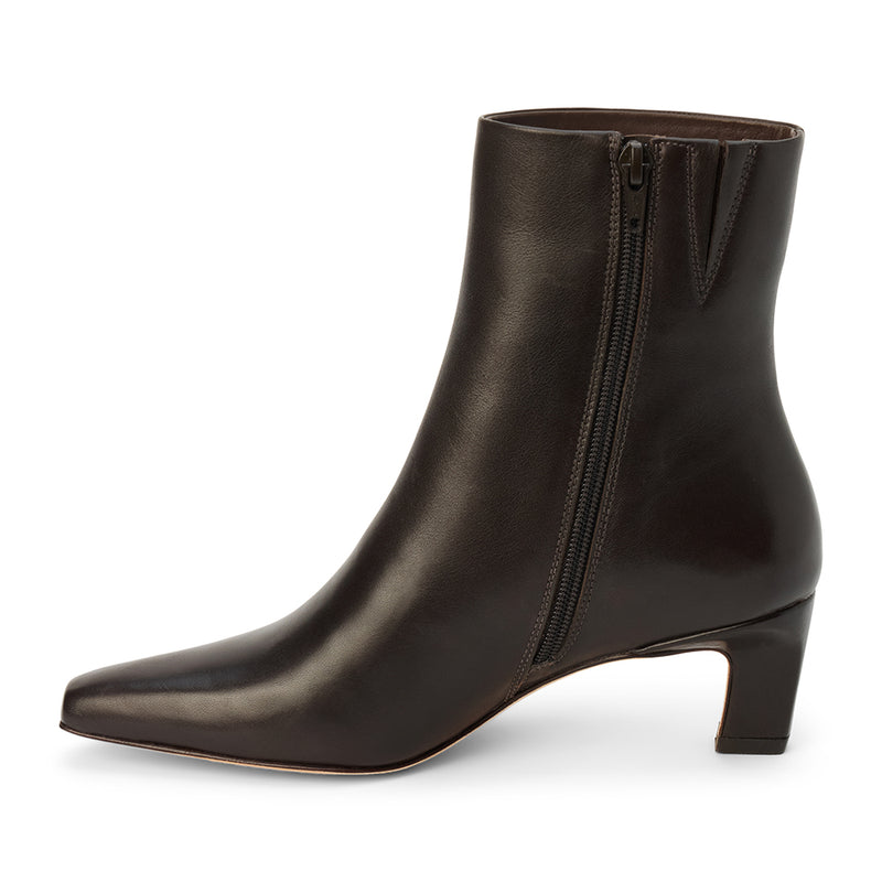 Jane Heeled Boot – Lenore by Matisse – Dark brown leather ankle boot with mid heel and sleek pointed toe silhouette.