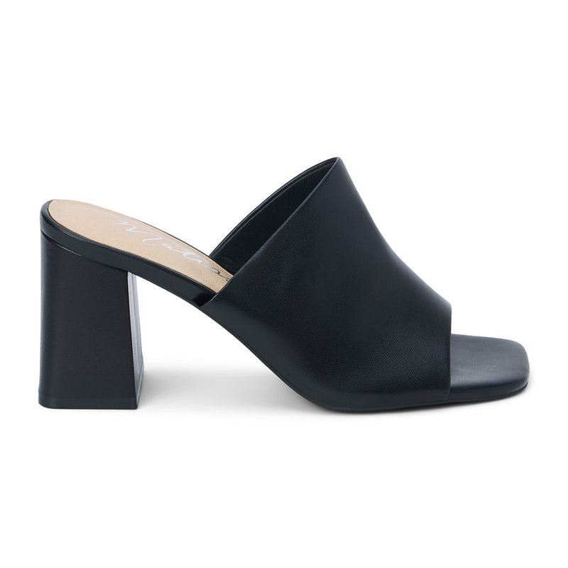 Kensington Heeled Sandal – Matisse Footwear – Black leather sandal with a wide vamp strap, open square toe, and chunky block heel. A modern minimalist silhouette perfect for everyday polish or occasion wear.