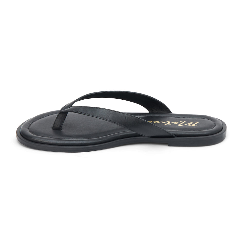 Leo Flip Flop Sandal – Matisse Footwear – Black leather flip flop sandals with cushioned footbed, wide thong strap, and sleek black sole. A laid-back yet refined essential for casual summer comfort.