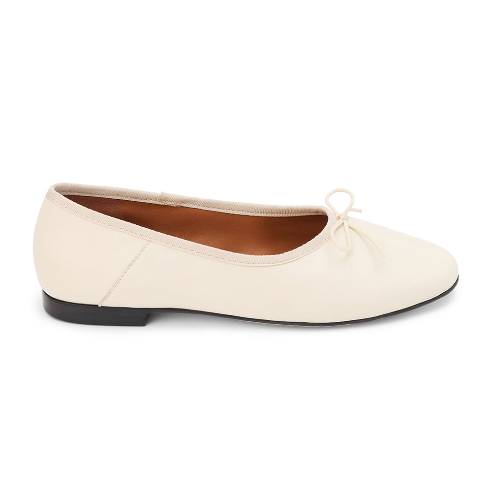 Marie Ballet Flat - Lenore by Matisse - Ivory leather ballet flats with a classic round-toe silhouette, delicate bow detail, and padded leather insole. A timeless essential for effortless everyday elegance.