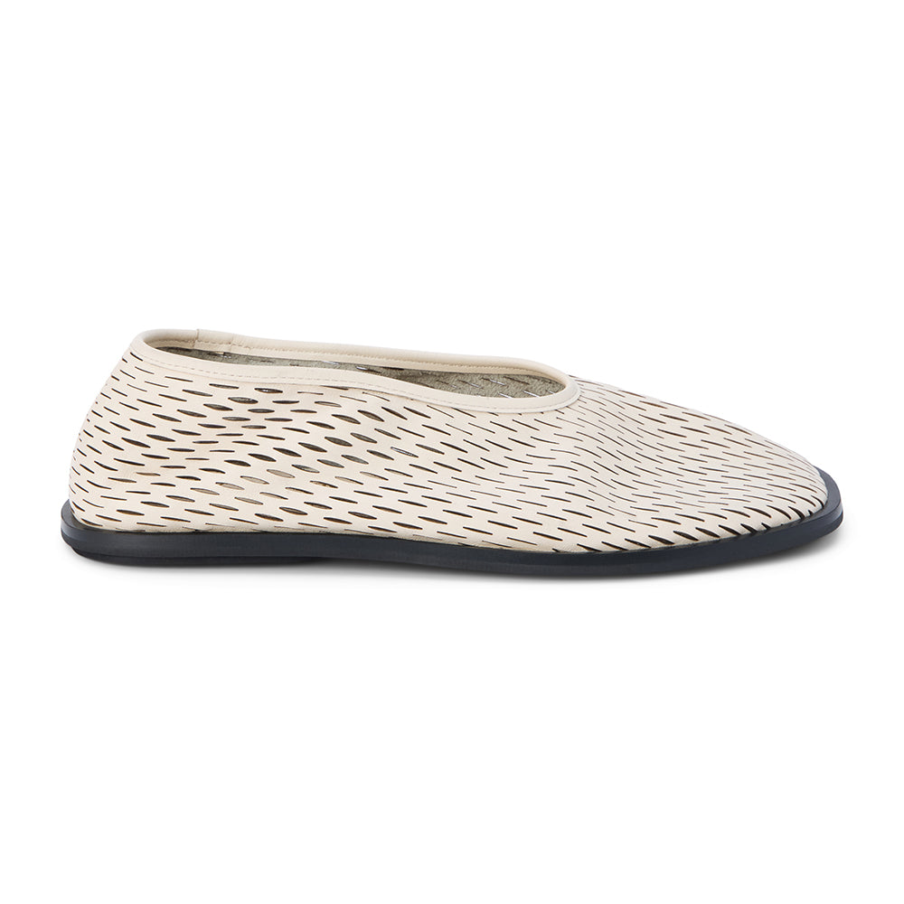 Nerisse - Everyday Lace-Up Flats