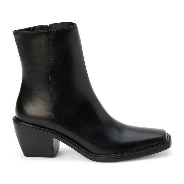 Nicolas Ankle Boot – Lenore by Matisse – Black leather ankle boot with block heel and squared toe silhouette