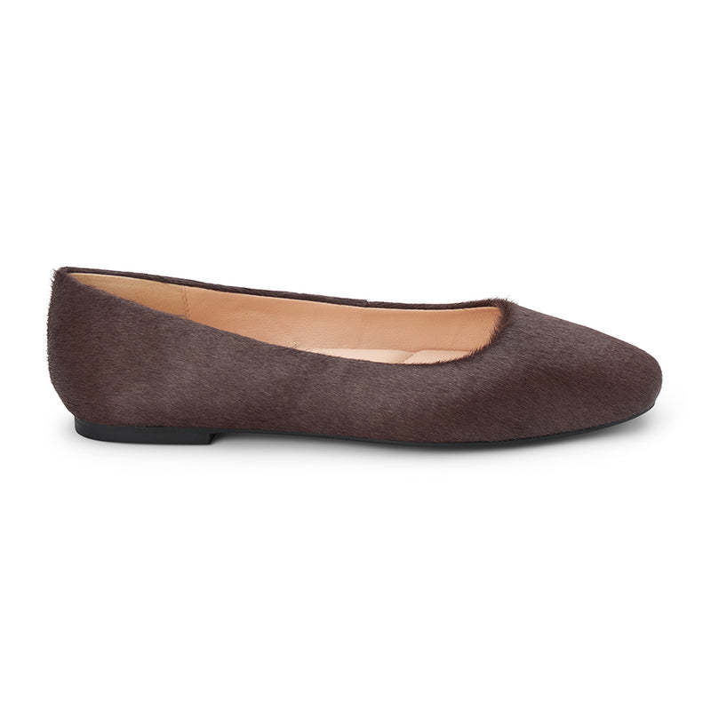 Phillip Ballet Flat – Matisse – Dark brown cow hair ballet flat with square toe and minimalist design.