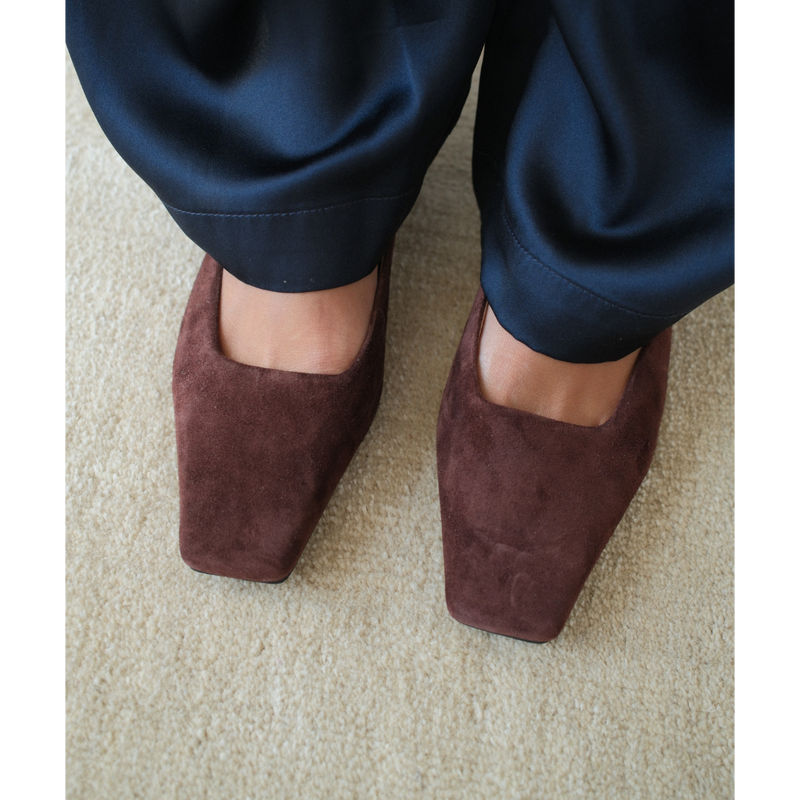 Classy Heeled Mule – Matisse Footwear – Dark brown suede mule with a squared toe, low kitten heel, and sleek slip-on silhouette.
