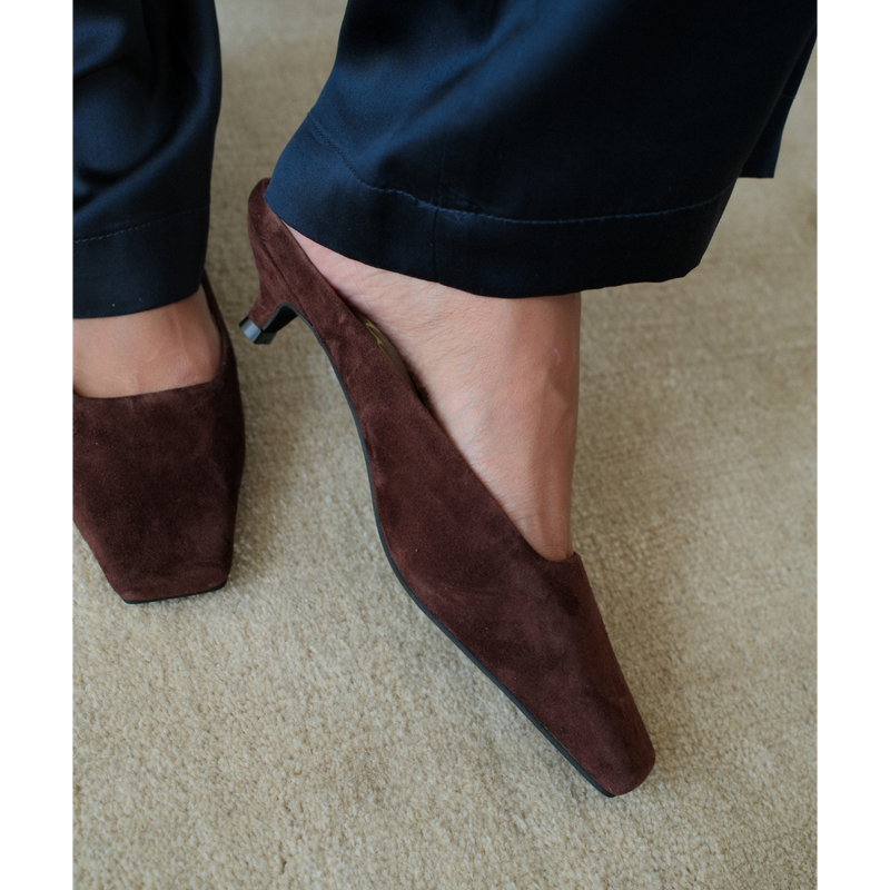 Classy Heeled Mule – Matisse Footwear – Dark brown suede mule with a squared toe, low kitten heel, and sleek slip-on silhouette.