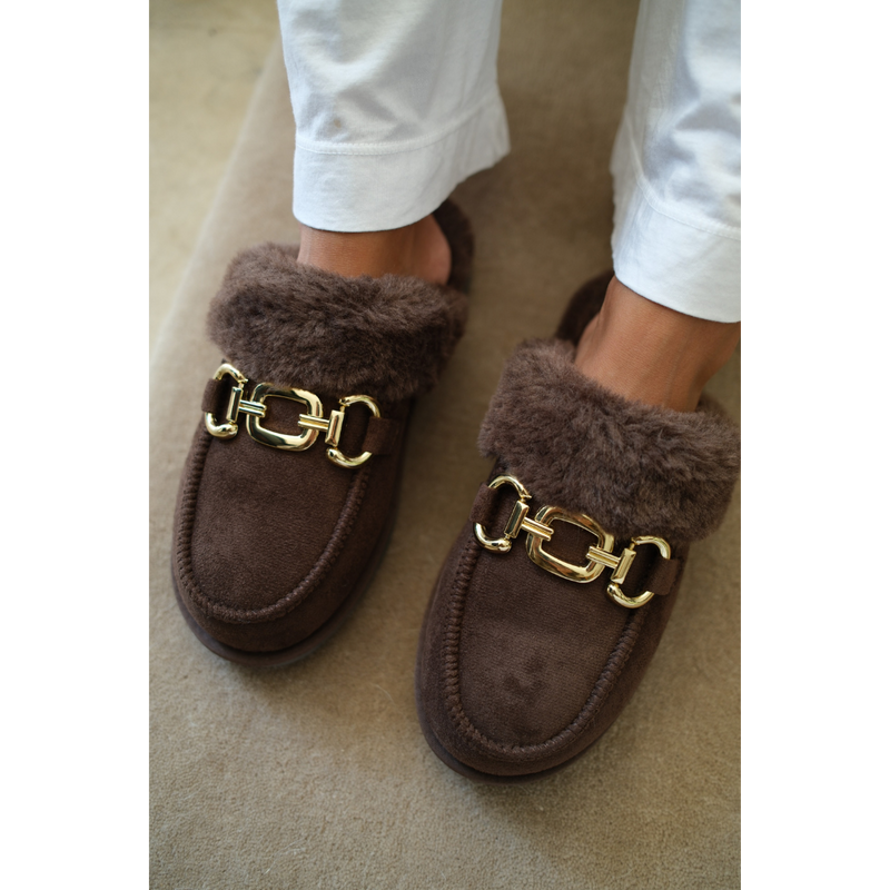Davos Vegan Lounge Mule – Beach by Matisse – Dark brown faux suede mule with cozy shearling lining and gold horsebit hardware.