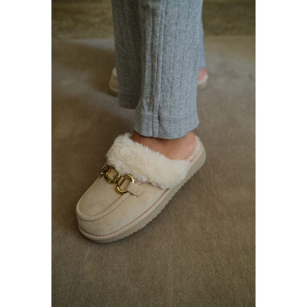 Davos Vegan Lounge Mule – Beach by Matisse – Beige faux suede mule with cozy shearling lining and gold horsebit hardware.