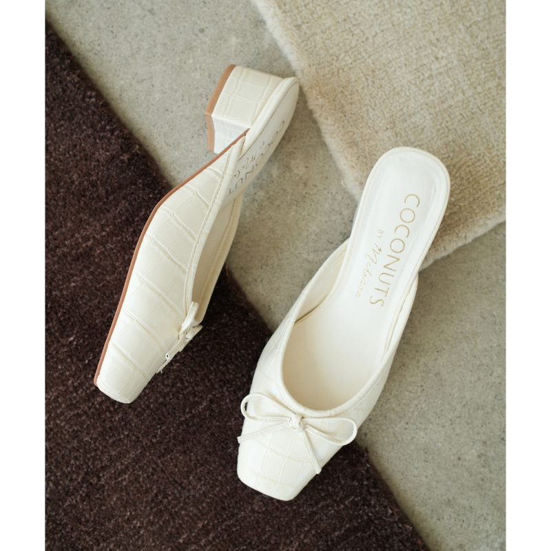 Geneva Heeled Mule