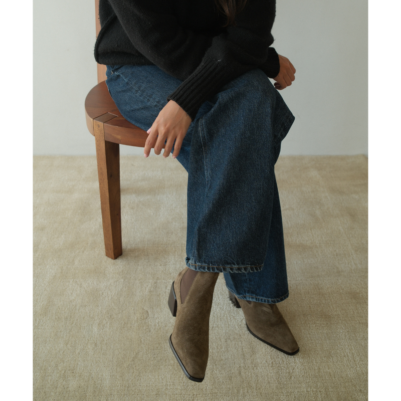 George Chelsea Boot – Matisse – Taupe suede ankle boot with stretch side panels and sculpted block heel.