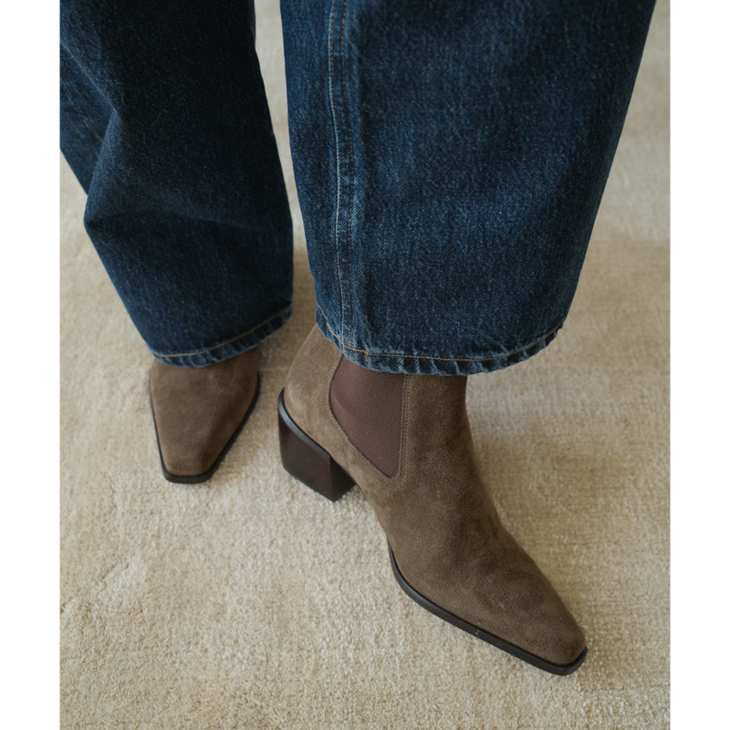 George Chelsea Boot – Matisse – Taupe suede ankle boot with stretch side panels and sculpted block heel.