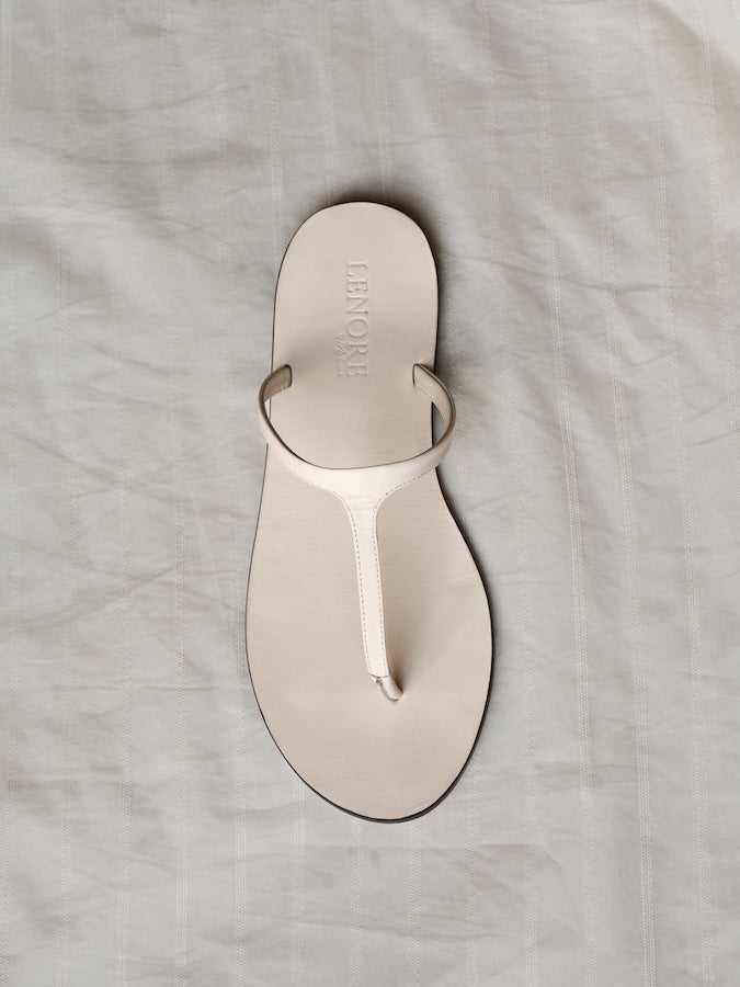 FLAT SANDALS