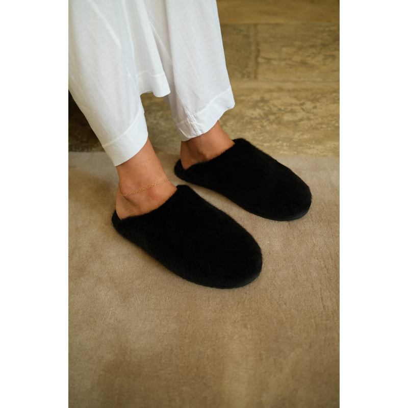 Lounge Vegan Slipper – Beach by Matisse – Black faux fur closed-toe slipper with flat sole and cozy silhouette.