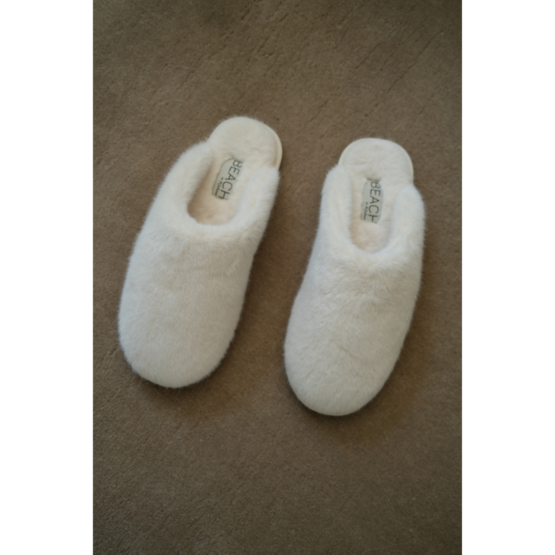 Lounge Vegan Slipper – Beach by Matisse – White faux fur closed-toe slipper with flat sole and cozy silhouette.