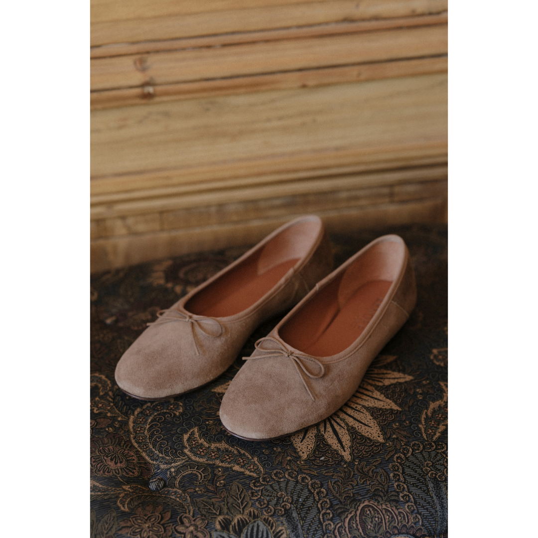 Marie Ballet Flat - Lenore by Matisse - Light tan suede ballet flats with a classic round-toe silhouette, delicate bow detail, and padded leather insole. A timeless essential for effortless everyday elegance.