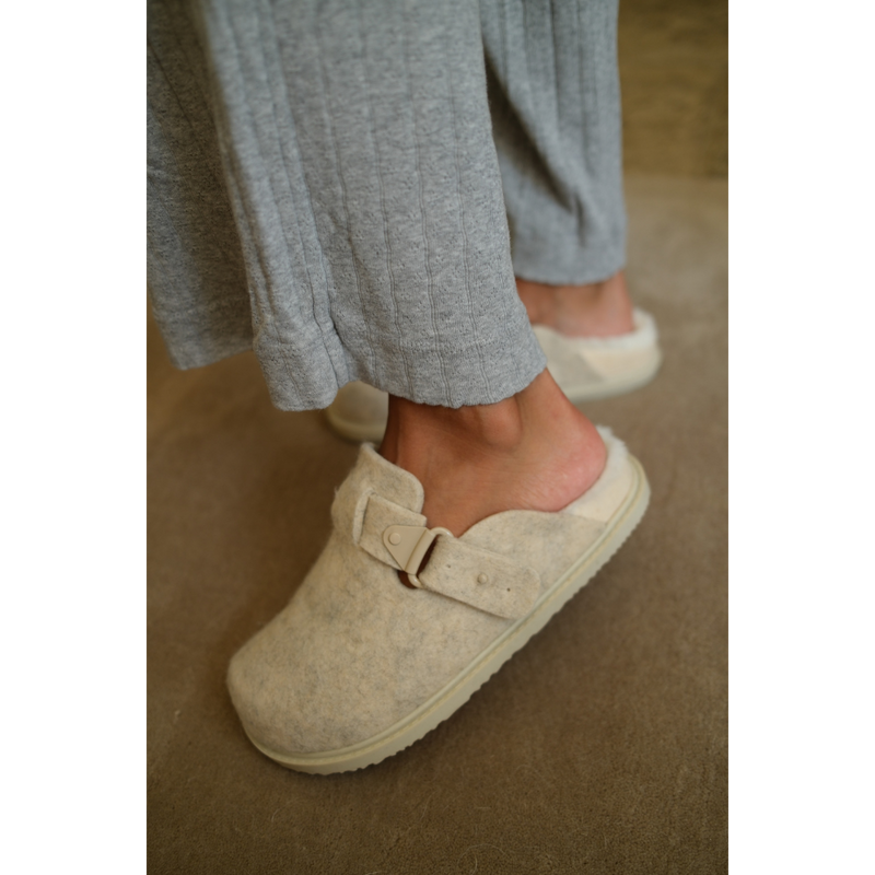 Portland Vegan Clog – Beach by Matisse – Cream felt slip-on clog with tonal buckle and faux shearling lining.