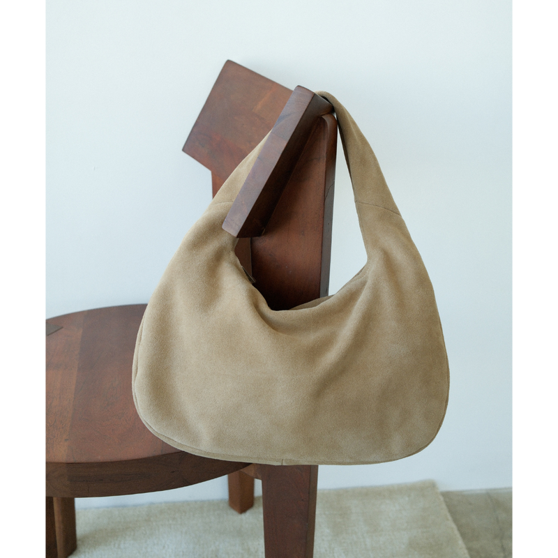Toronto Shoulder Bag – Matisse – Slouchy camel suede shoulder bag with wide strap and curved silhouette.