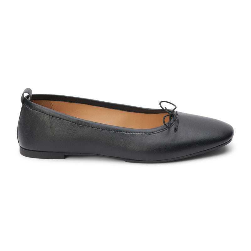 Coconuts by Matisse Nikki Ballet Flat Black