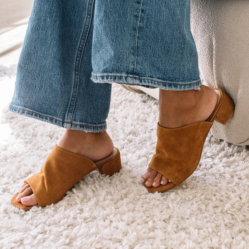 otis-heeled-sandal-tobacco